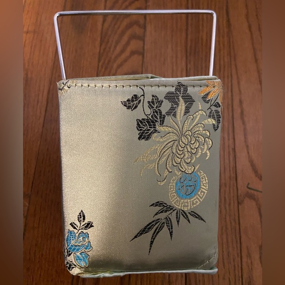 Unique, “To-Go” Container Purse, Mirror on Flap - Picture 7 of 9